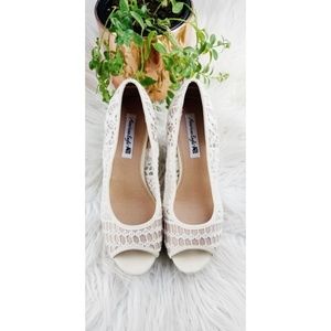 American Eagle Outfitters Lace Wedges